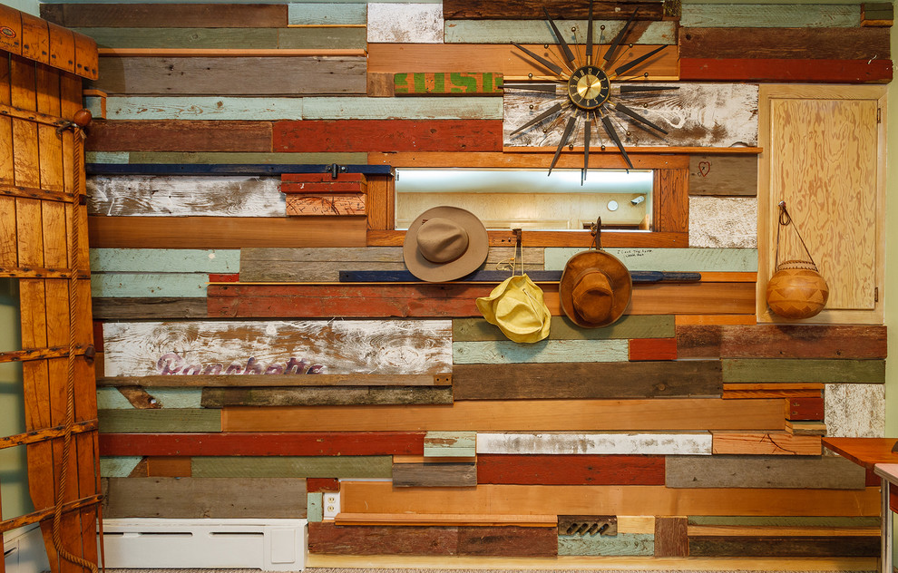 Reclaimed wood wall for a mountain cabin - Farmhouse ...