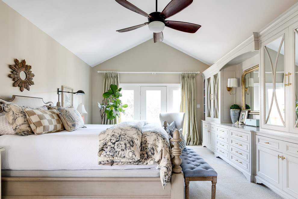 Design ideas for a classic bedroom in Richmond.