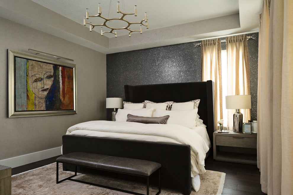 Идея дизайна: гостевая спальня среднего размера, (комната для гостей) в стиле неоклассика (современная классика) с разноцветными стенами, темным паркетным полом и черным полом