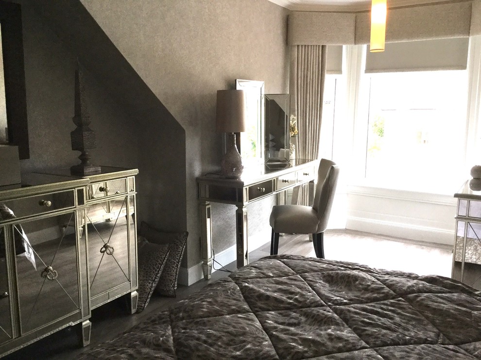 This is an example of a contemporary bedroom in Glasgow.