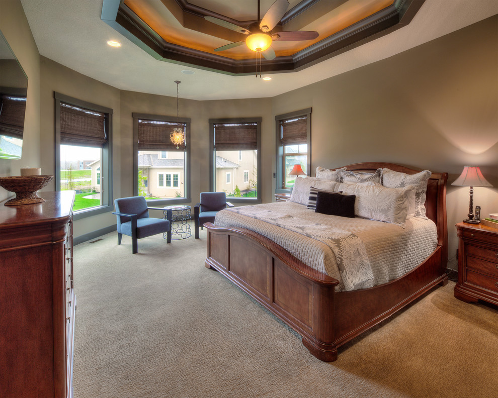 Example of a bedroom design in Kansas City