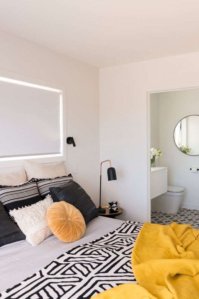 This is an example of a modern bedroom in Auckland.