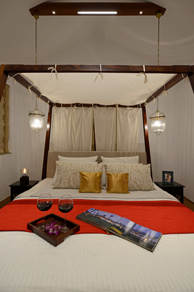 ムンバイにあるトロピカルスタイルのおしゃれな寝室