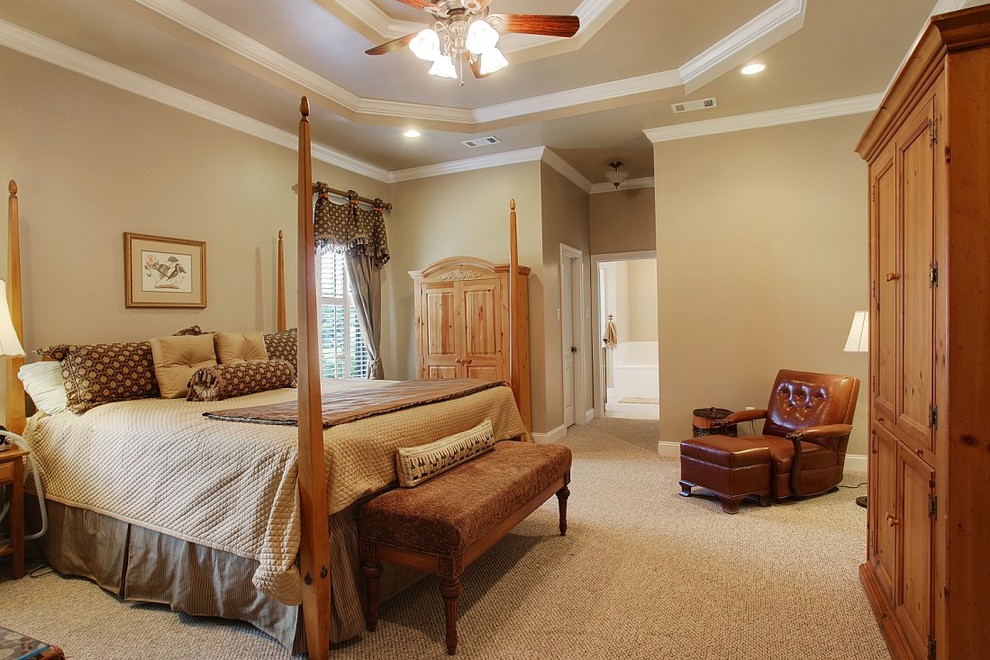 Bedroom - large traditional carpeted bedroom idea in New Orleans
