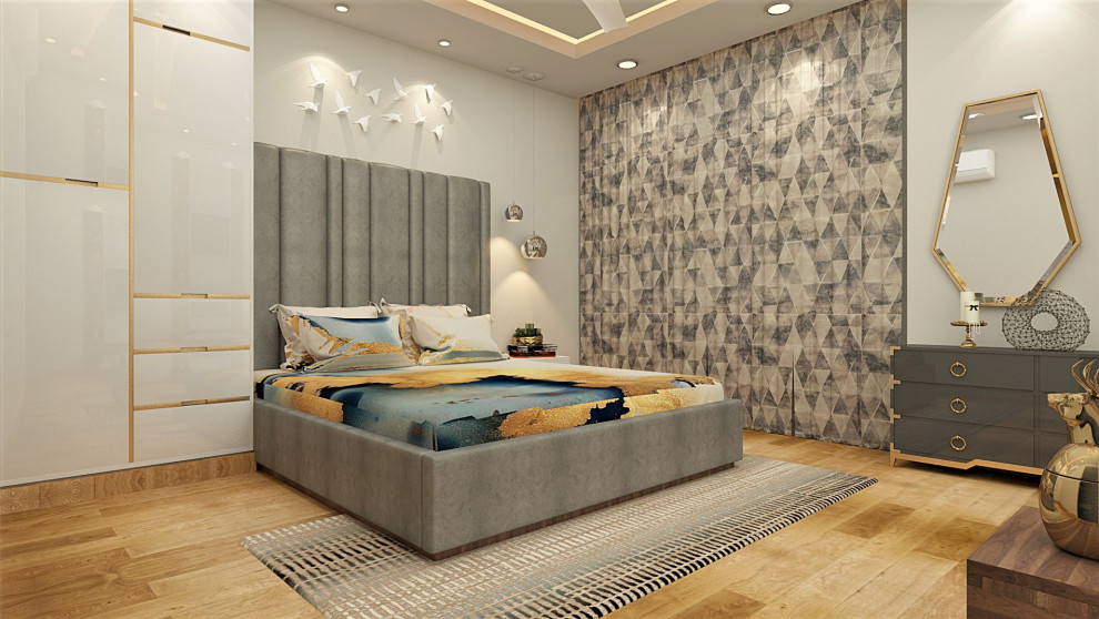 Modernes Hauptschlafzimmer mit weißer Wandfarbe, braunem Holzboden, braunem Boden, Kassettendecke und Tapetenwänden in Delhi