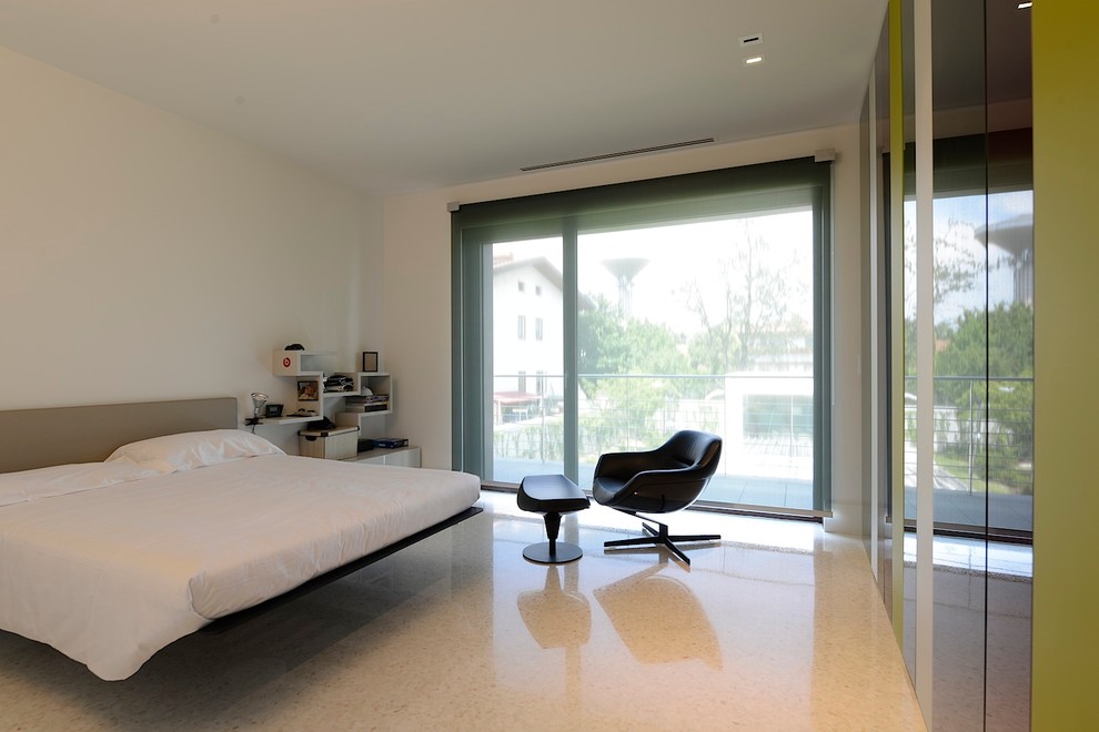 Пример оригинального дизайна: большая спальня в современном стиле
