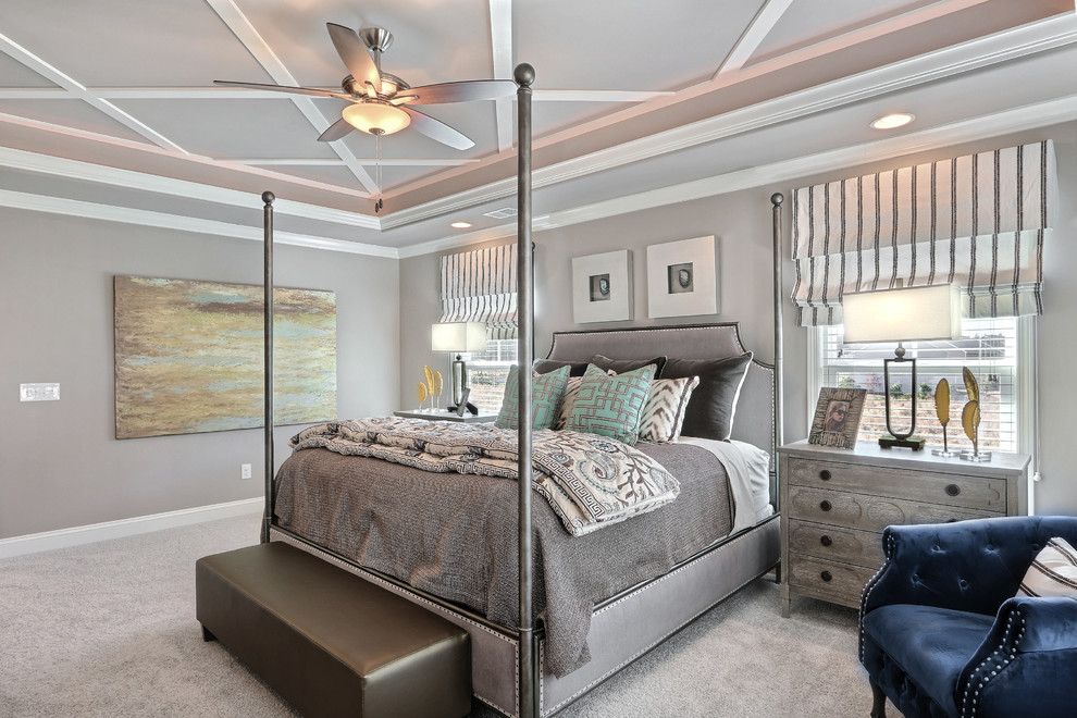 На фото: большая хозяйская спальня в стиле неоклассика (современная классика) с серыми стенами и ковровым покрытием без камина с