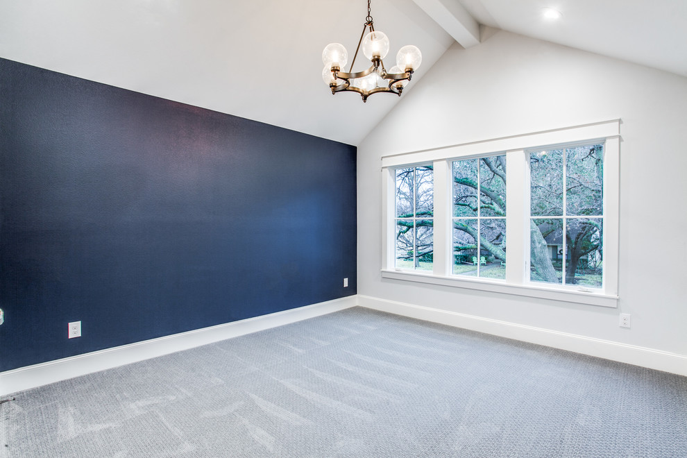 Mittelgroßes Klassisches Gästezimmer ohne Kamin mit grauer Wandfarbe, Teppichboden und grauem Boden in Dallas