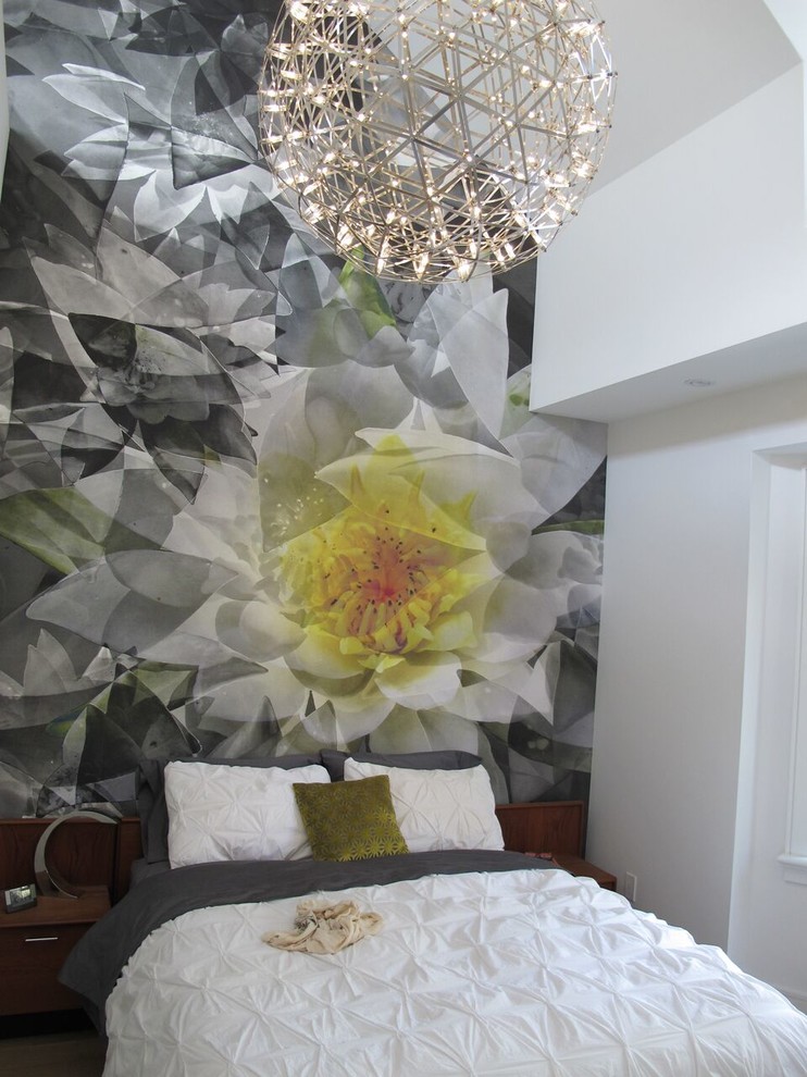 Ispirazione per una camera matrimoniale minimalista di medie dimensioni con pareti grigie