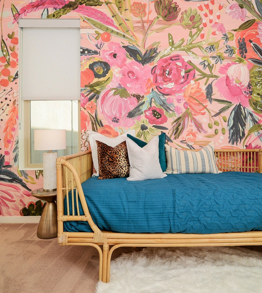 Trendy bedroom photo in Sacramento