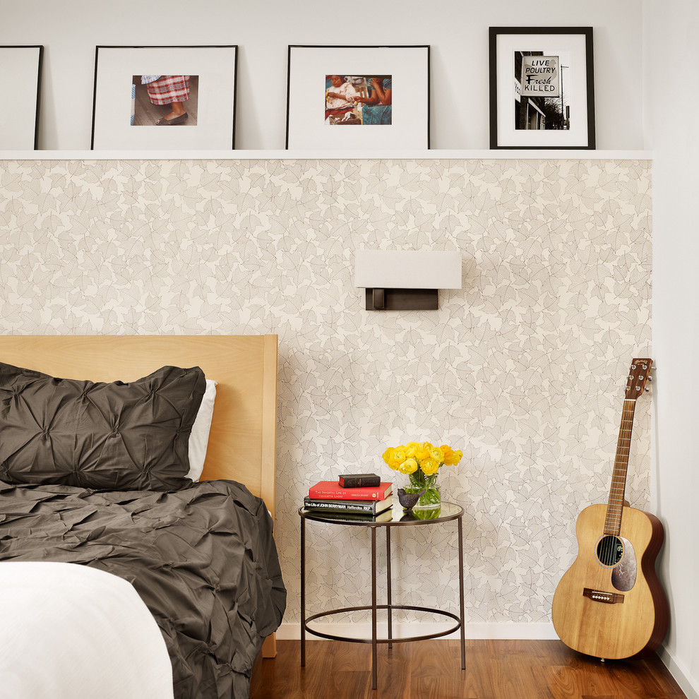 Источник вдохновения для домашнего уюта: спальня в современном стиле с бежевыми стенами