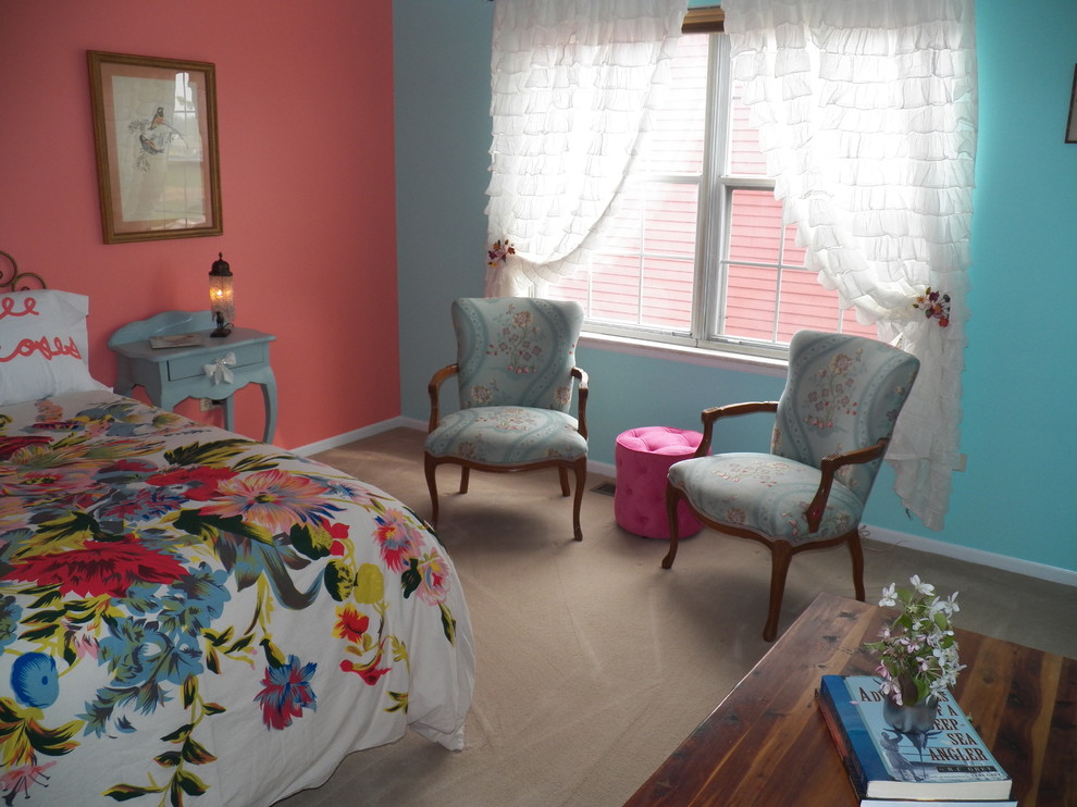 Bedroom - eclectic bedroom idea in Chicago