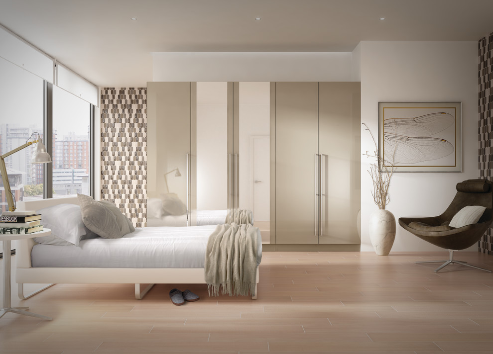 Идея дизайна: большая гостевая спальня (комната для гостей) в стиле модернизм с полом из керамогранита и белыми стенами