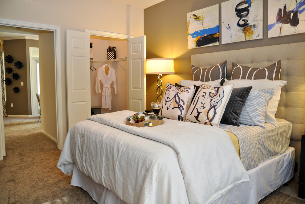 Trendy bedroom photo in Houston