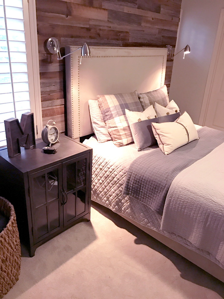 Ejemplo de dormitorio industrial pequeño con paredes grises, moqueta y suelo beige