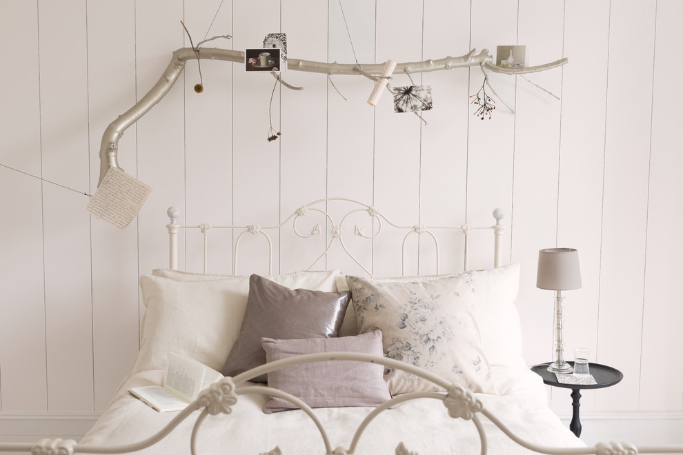 Inspiration for a scandinavian bedroom remodel in Berkshire