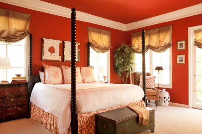 This is an example of a classic bedroom in San Diego.