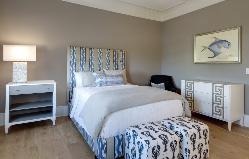Bedroom - tropical bedroom idea in Charleston