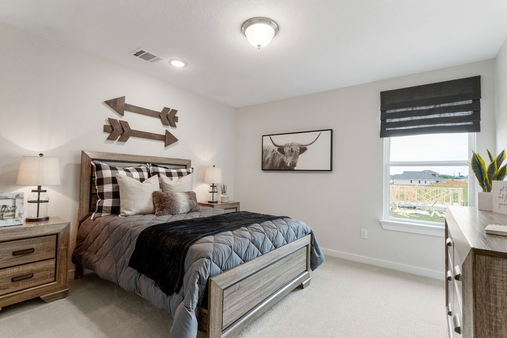 Imagen de habitación de invitados contemporánea de tamaño medio con paredes blancas, moqueta y suelo beige