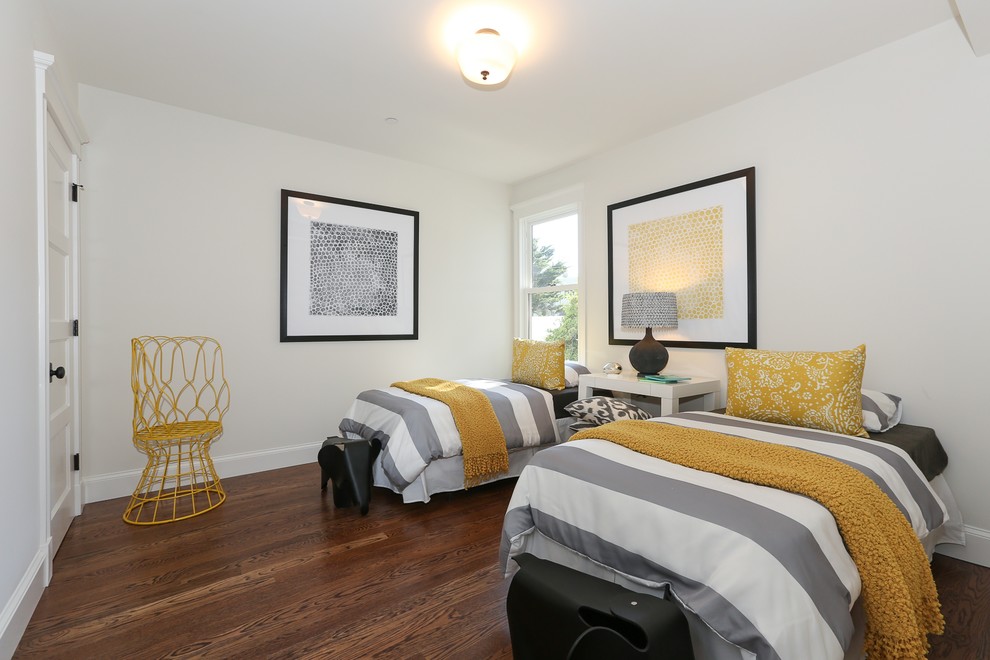 Пример оригинального дизайна: гостевая спальня (комната для гостей) в современном стиле с белыми стенами и темным паркетным полом без камина