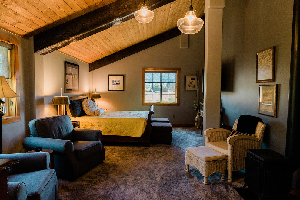Immagine di una camera degli ospiti classica di medie dimensioni con pareti grigie, moquette, nessun camino e pavimento grigio