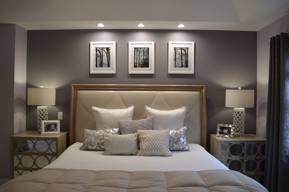 Источник вдохновения для домашнего уюта: хозяйская спальня среднего размера в современном стиле с серыми стенами и ковровым покрытием