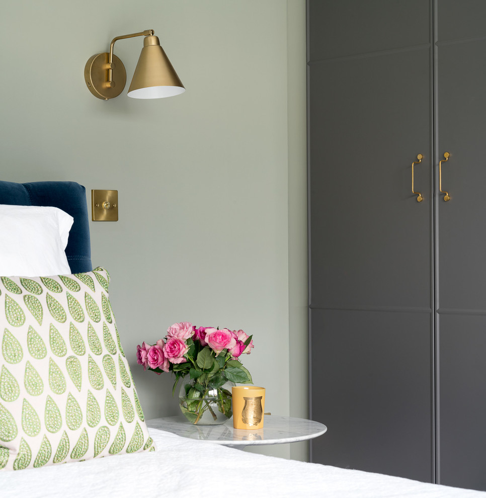 Bedroom - contemporary bedroom idea in Dublin