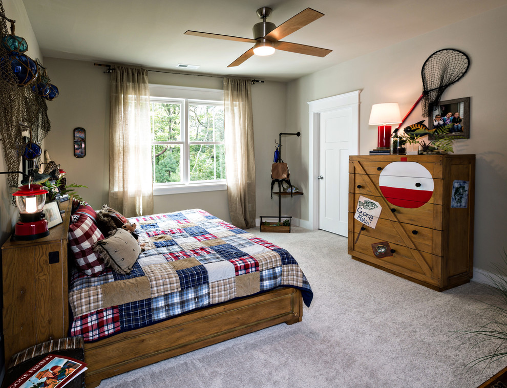 Ejemplo de habitación de invitados de estilo de casa de campo de tamaño medio sin chimenea con paredes grises y moqueta