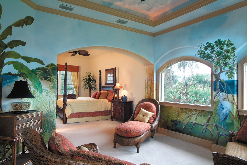 Diseño de habitación de invitados mediterránea extra grande sin chimenea con paredes multicolor y moqueta