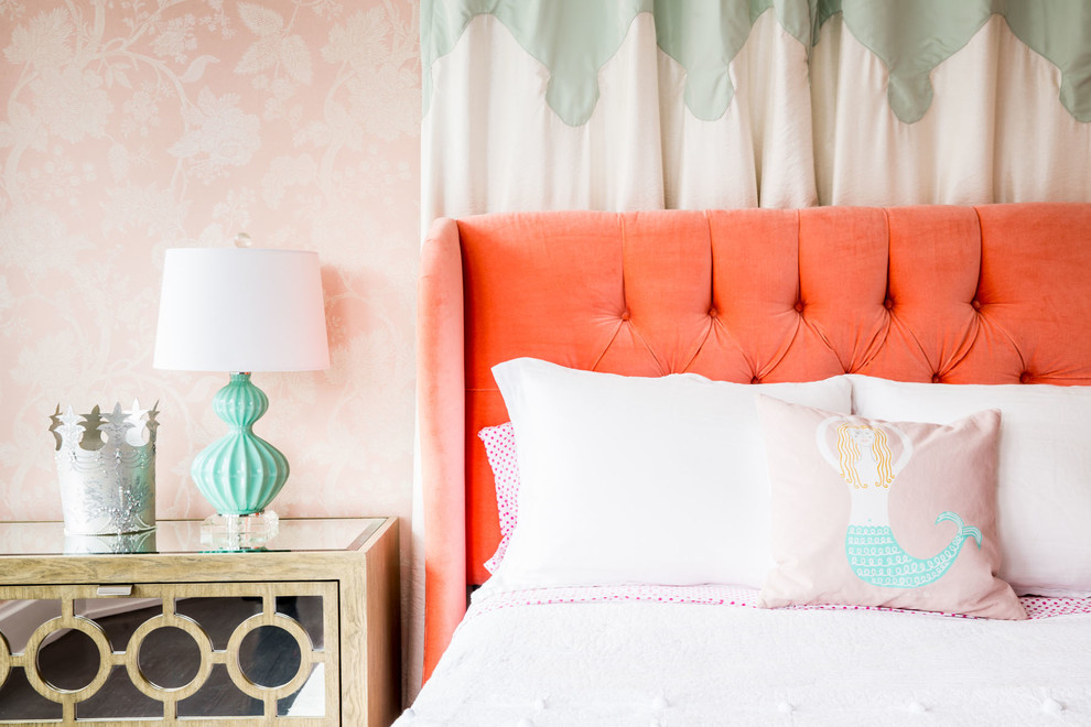 Idéer för stora sovrum, med rosa väggar