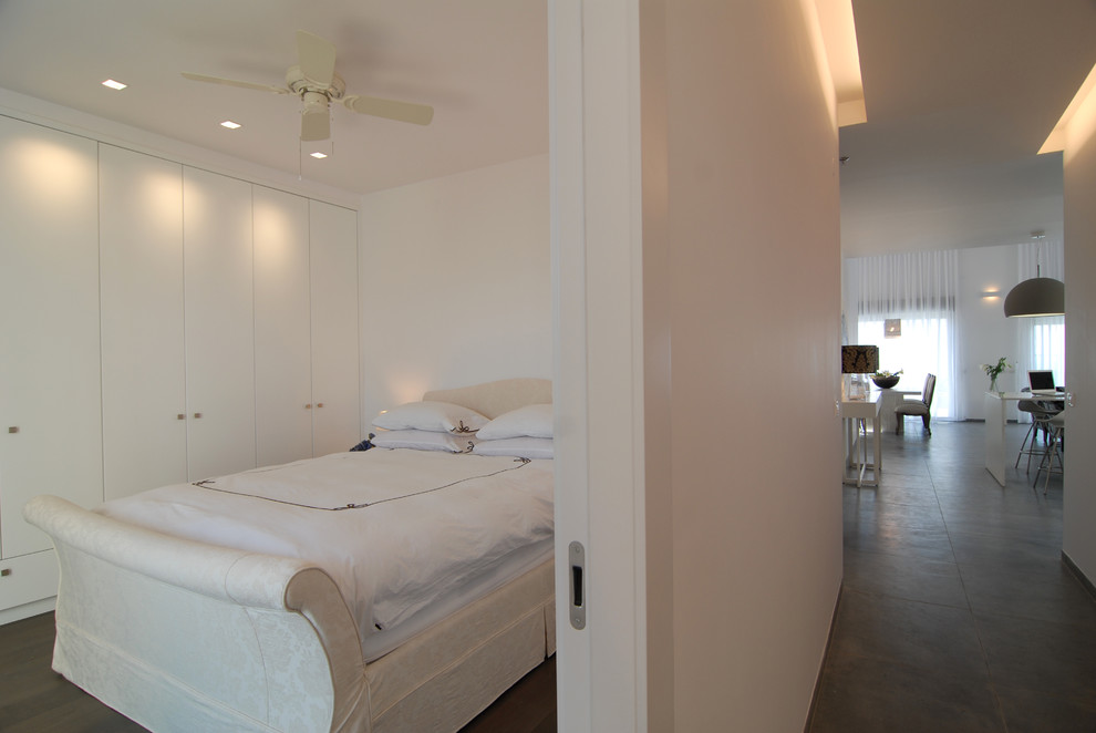Design ideas for a coastal bedroom in Tel Aviv.