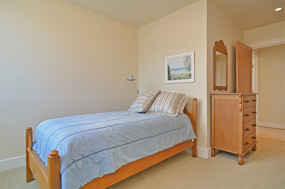 Mid-sized trendy guest carpeted bedroom photo in Seattle
