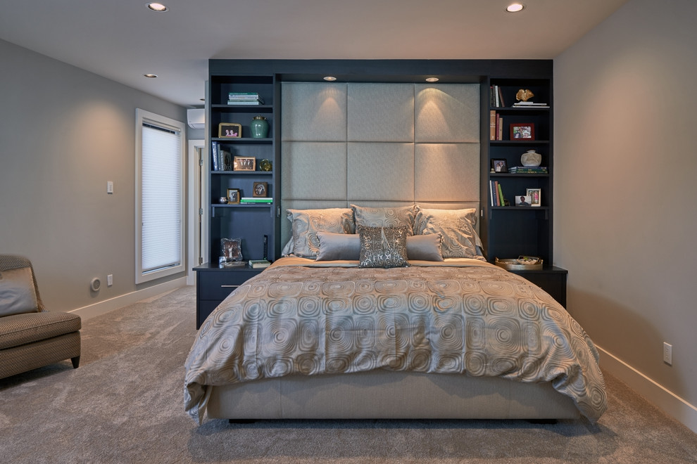 Diseño de dormitorio contemporáneo con paredes grises, moqueta y suelo gris