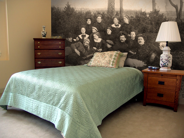 Foto di una camera da letto contemporanea di medie dimensioni con pareti beige