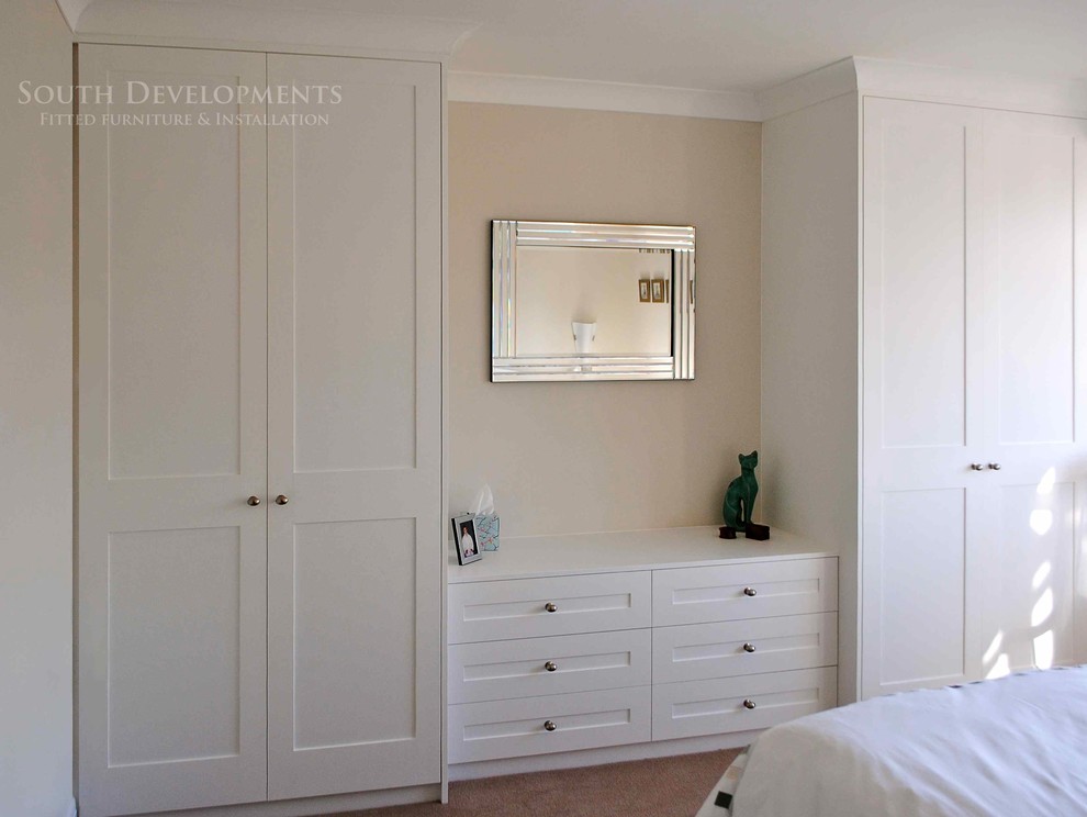 Shaker style fitted wardrobes & chest of drawers Traditional