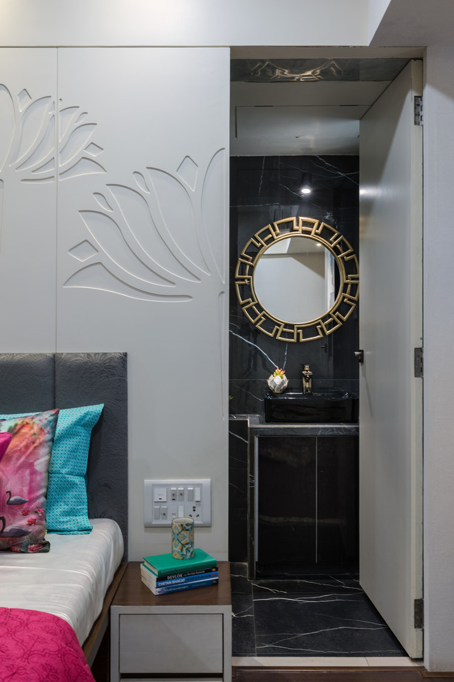 Bedroom - modern bedroom idea in Mumbai