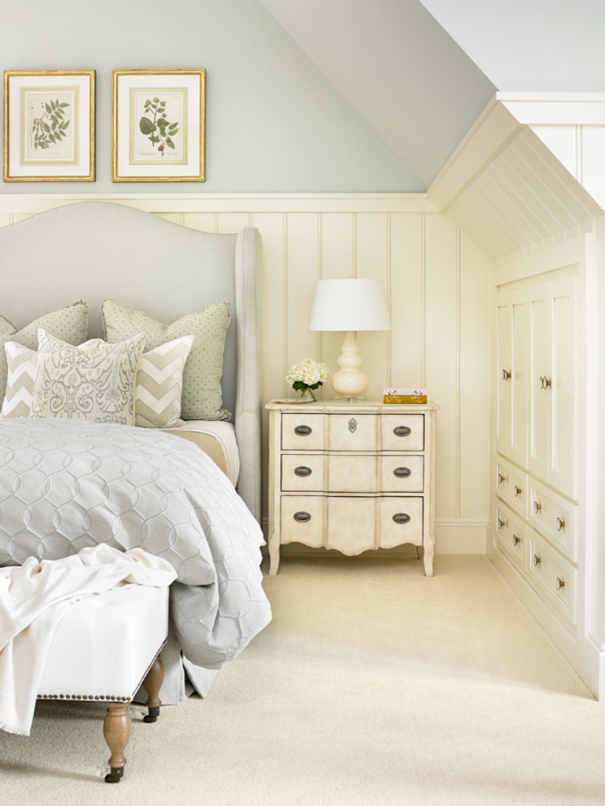 Bedroom - traditional bedroom idea in Atlanta