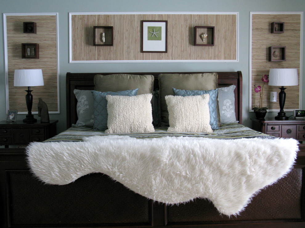 Bedroom - tropical bedroom idea in Philadelphia with gray walls