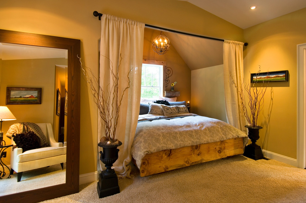 ニューヨークにある地中海スタイルのおしゃれな寝室 (カーペット敷き、暖炉なし)