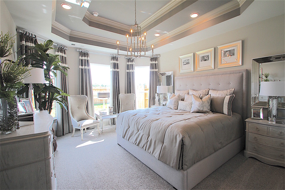 Design ideas for a classic bedroom in Houston.