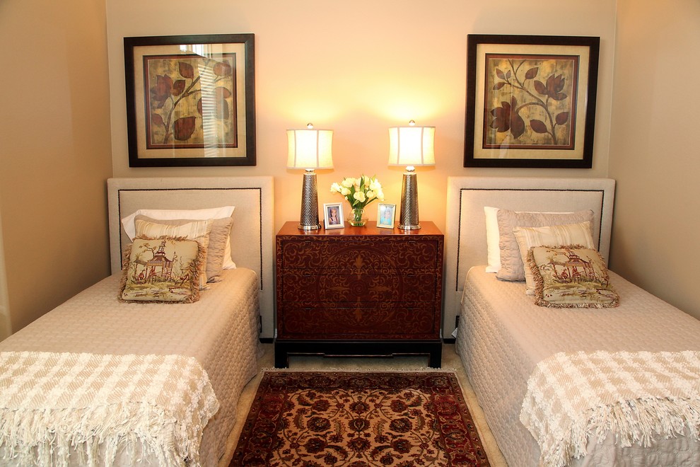 Bedroom - traditional bedroom idea in Houston