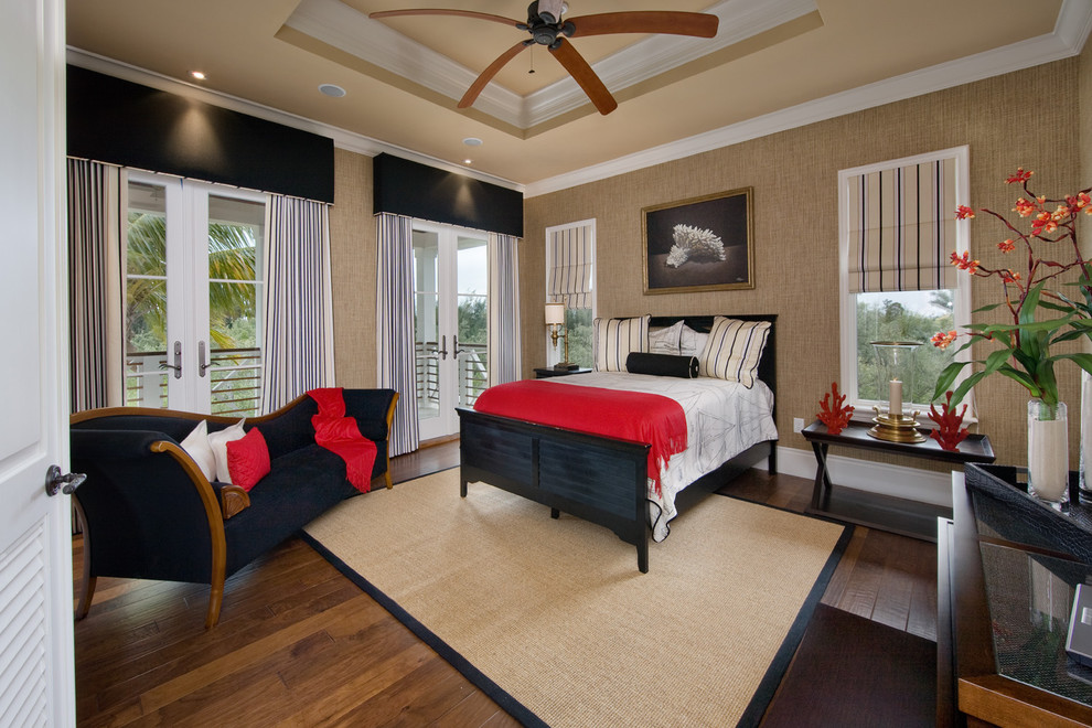 Bedroom - tropical bedroom idea in Orlando