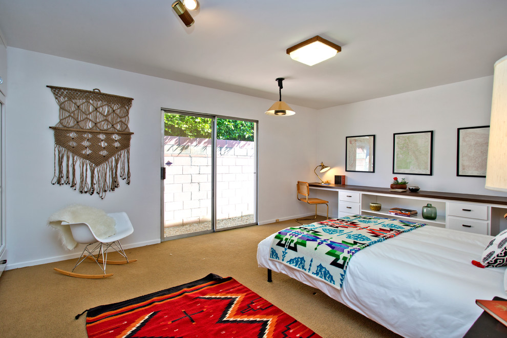 Design ideas for a retro bedroom in Los Angeles.