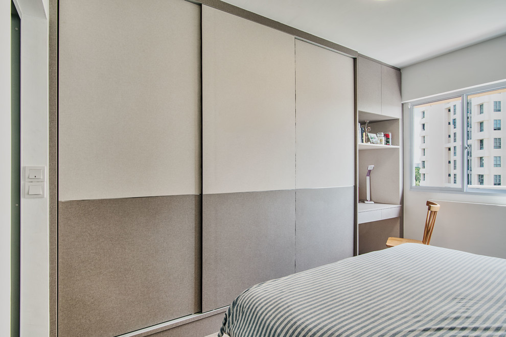 SINGAPORE HDB RESALE SLIDING DOOR WARDROBE WITH BUILT IN STUDY TABLE
