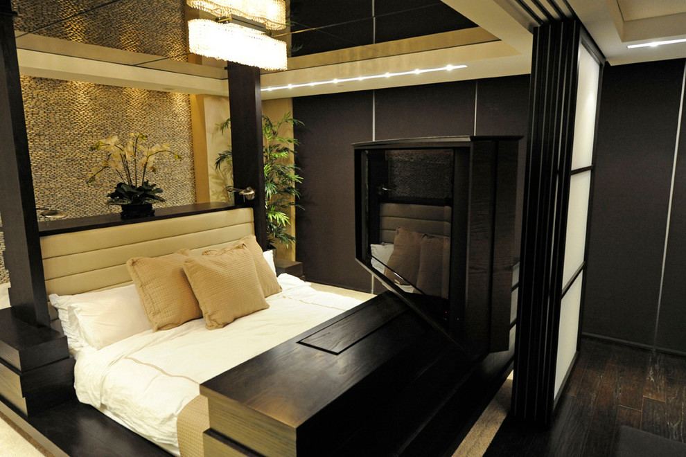 Inspiration for a large contemporary master bedroom in Miami.