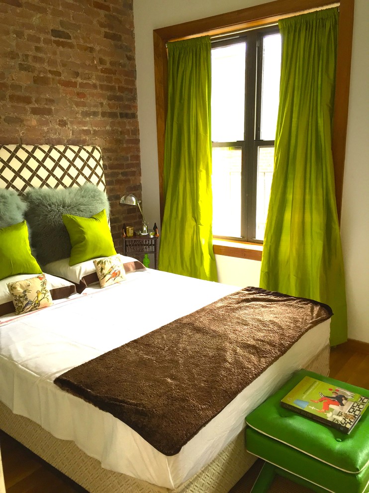 ニューヨークにあるインダストリアルスタイルのおしゃれな寝室のインテリア