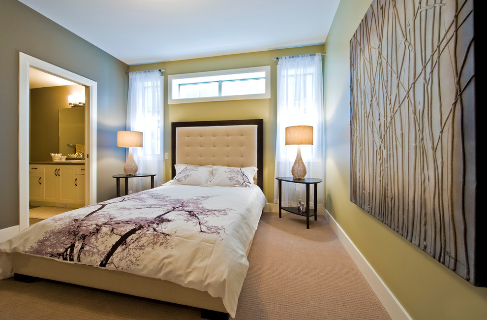 Bedroom - traditional bedroom idea in Calgary