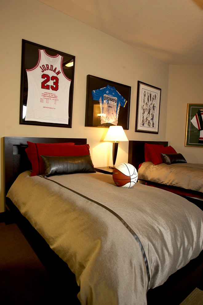 This is an example of a contemporary bedroom in Minneapolis.