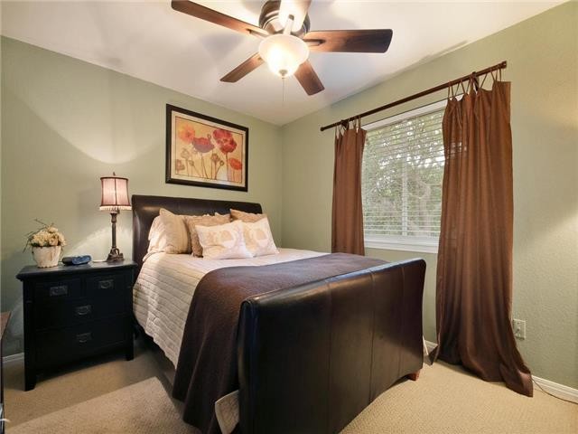 Design ideas for a traditional bedroom in Austin.