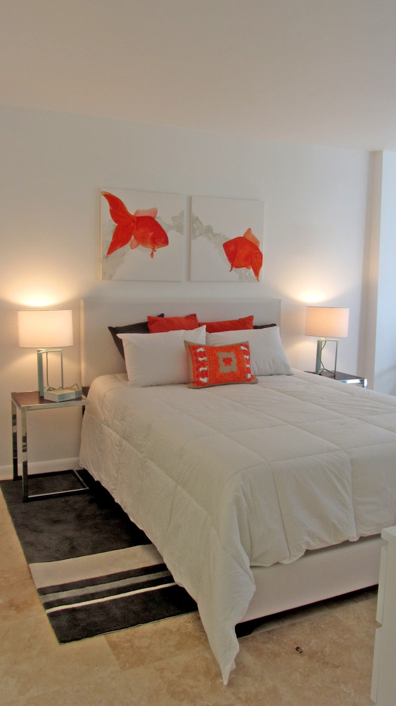 Modernes Gästezimmer mit weißer Wandfarbe in Miami